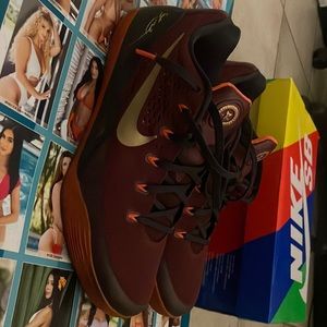 Nike Kobe “Deep Garnet” size 11.5 100% Authentic